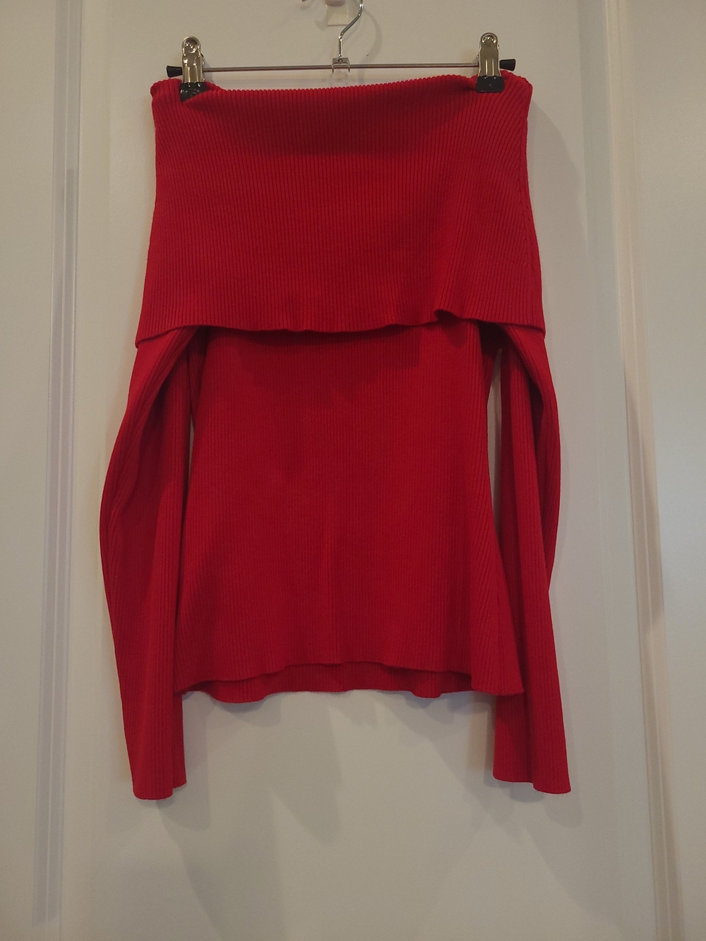 Off-the-Shoulder Ribbed Sweater - Red